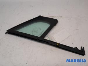 Usados Ventanilla triangular derecha delante Peugeot 3008 I (0U/HU) 1.6 16V THP 155 Precio € 30,00 Norma de margen ofrecido por Maresia Parts