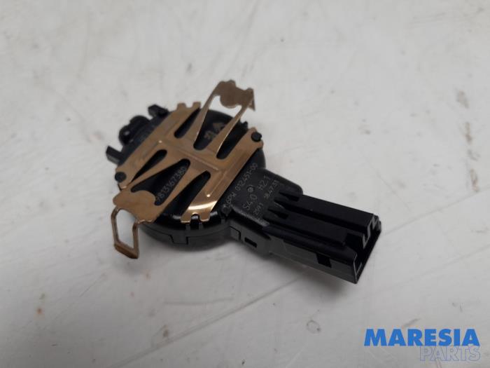 Begagnade Regnsensor Citroen C4 Berline (BA/BB/BC) ë-C4 50 kWh Pris € 24,20 Marginaltabell erbjuds av Maresia Parts