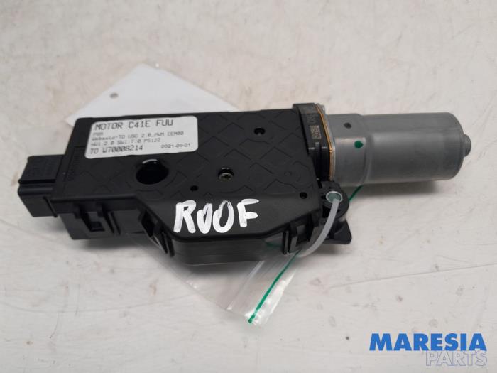 Używane Silnik szyberdachu Citroen C4 Berline (BA/BB/BC) ë-C4 50 kWh Cena € 114,99 Procedura marży oferowane przez Maresia Parts