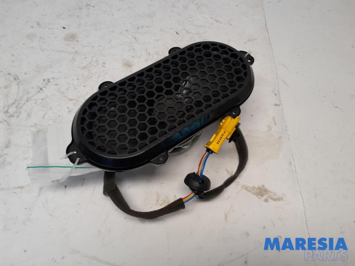 Używane Subwoofer Citroen C4 Berline (BA/BB/BC) ë-C4 50 kWh Cena € 149,99 Procedura marży oferowane przez Maresia Parts