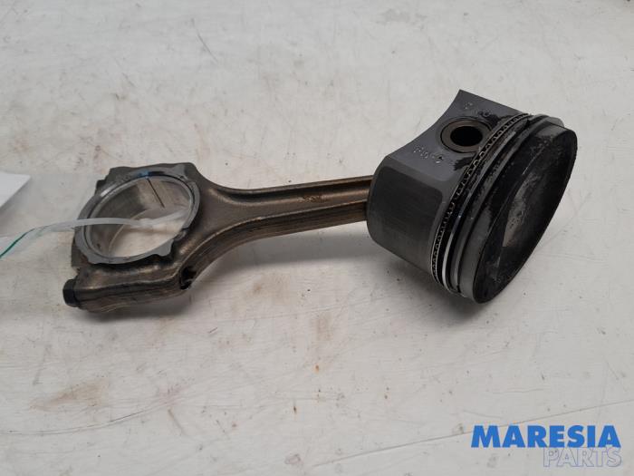 Usagé Bielle Fiat 500 (312) 1.2 Prix € 39,99 Règlement à la marge proposé par Maresia Parts