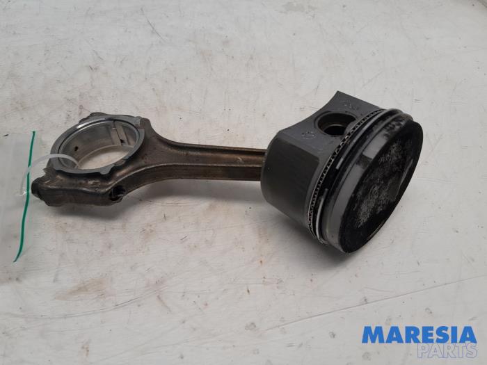 Usagé Bielle Fiat 500 (312) 1.2 Prix € 39,99 Règlement à la marge proposé par Maresia Parts