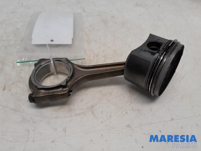 Usagé Bielle Fiat 500 (312) 1.2 Prix € 39,99 Règlement à la marge proposé par Maresia Parts