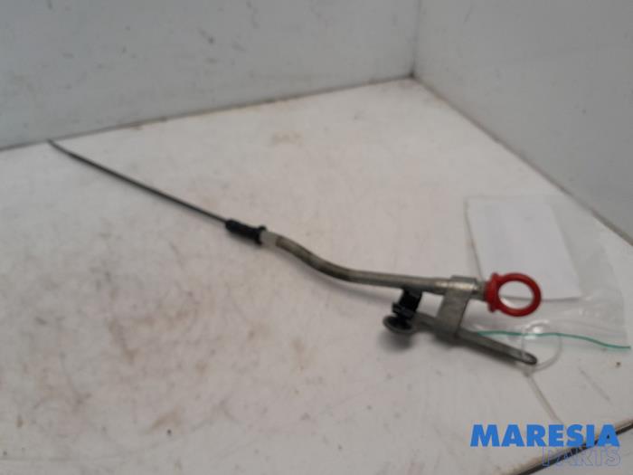 Gebrauchte Ölmessstab Fiat 500 (312) 1.2 Preis € 19,99 Margenregelung angeboten von Maresia Parts