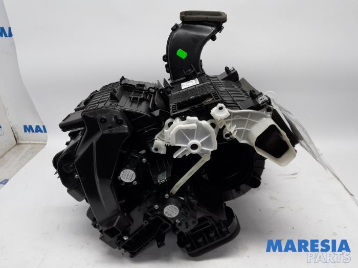 Gebrauchte Heizgehäuse Renault Captur I (2R) 1.2 TCE 16V EDC Preis € 236,25 Margenregelung angeboten von Maresia Parts