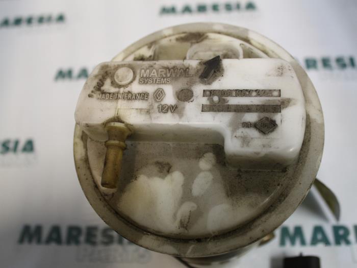 Usagé Pompe à carburant Renault Clio II (BB/CB) 1.2 16V Prix € 20,00 Règlement à la marge proposé par Maresia Parts