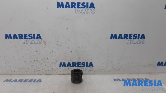 Used Piston Opel Combo Mk.III (D) 1.3 CDTI 16V Price € 30,25 Inclusive VAT offered by Maresia Parts