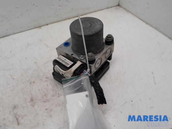 Used ABS pump Citroen C4 Cactus (0B/0P) 1.2 PureTech 110 12V Price € 219,99 Margin scheme offered by Maresia Parts
