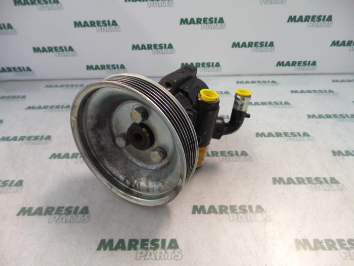 Usagé Pompe de direction Fiat Strada (178/278) 1.9 JTD Prix € 105,00 Règlement à la marge proposé par Maresia Parts