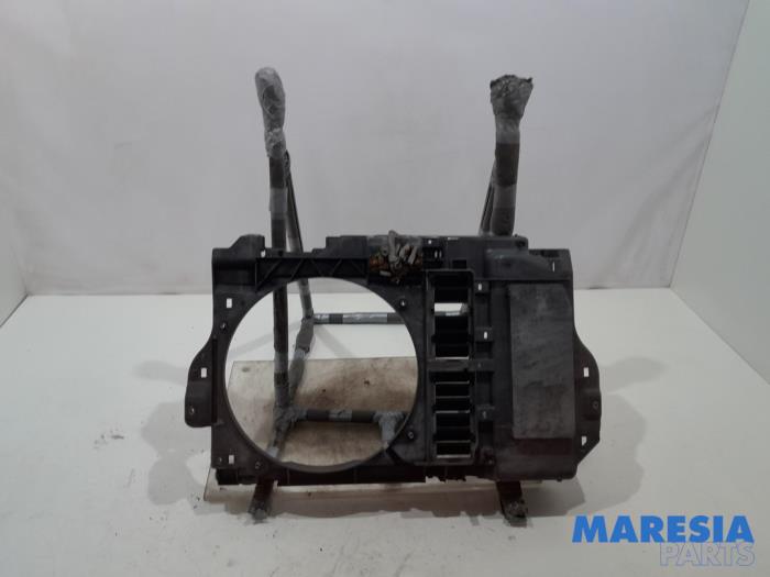 Begagnade Front Citroen C5 III Berline (RD) 2.0 16V Pris € 25,00 Marginaltabell erbjuds av Maresia Parts