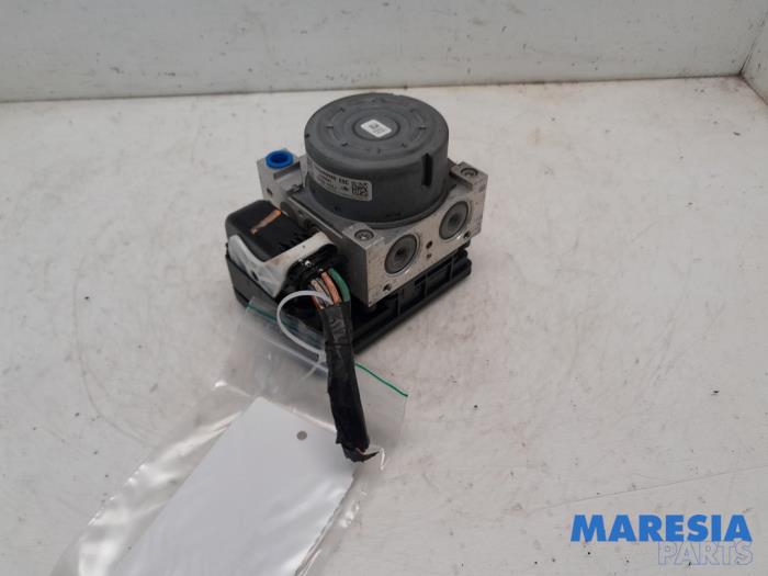 Używane Pompa ABS Peugeot 208 I (CA/CC/CK/CL) 1.2 Vti 12V PureTech 82 Cena € 69,99 Procedura marży oferowane przez Maresia Parts