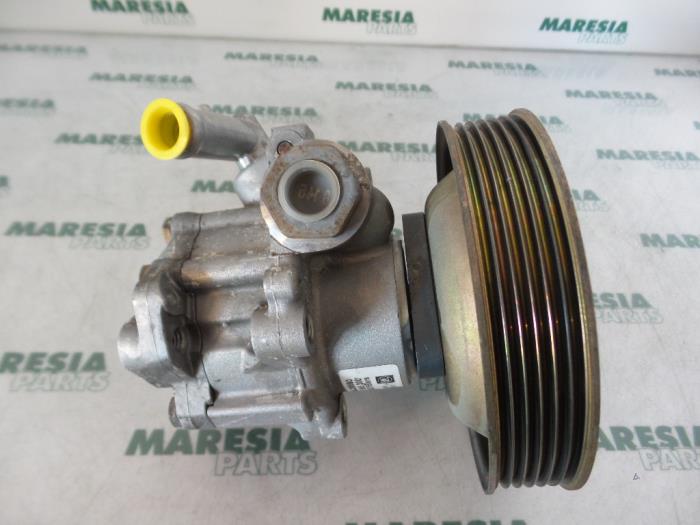 Usagé Pompe de direction Fiat Brava (182B) 1.4 S,SX 12V Prix € 50,00 Règlement à la marge proposé par Maresia Parts