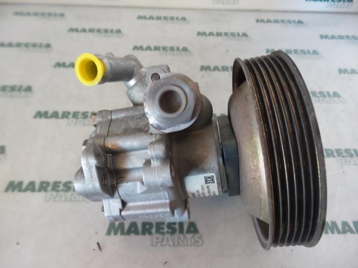 Usagé Pompe de direction Fiat Brava (182B) 1.9 TDS S,SX 75 Prix € 50,00 Règlement à la marge proposé par Maresia Parts
