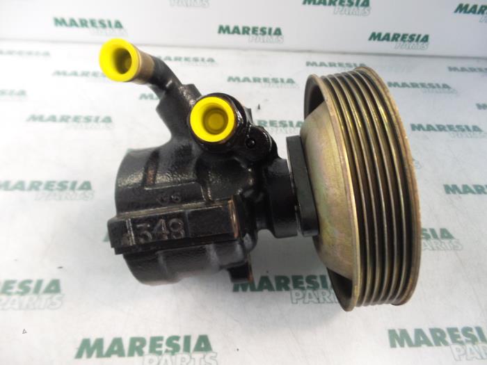 Usagé Pompe de direction Fiat Brava (182B) 1.4 S,SX 12V Prix € 50,00 Règlement à la marge proposé par Maresia Parts