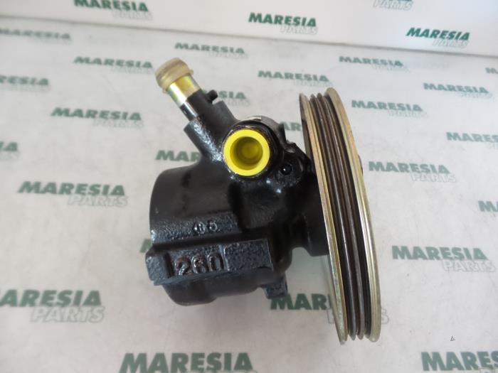 Usagé Pompe de direction Fiat Palio Weekend (178D) 1.6 16V Prix € 50,00 Règlement à la marge proposé par Maresia Parts