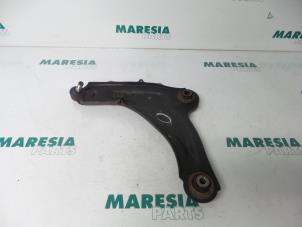 Used Front lower wishbone, left Renault Laguna II (BG) 1.8 16V Price € 20,00 Margin scheme offered by Maresia Parts