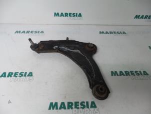 Used Front lower wishbone, left Renault Laguna II (BG) 2.0 16V IDE Price € 20,00 Margin scheme offered by Maresia Parts