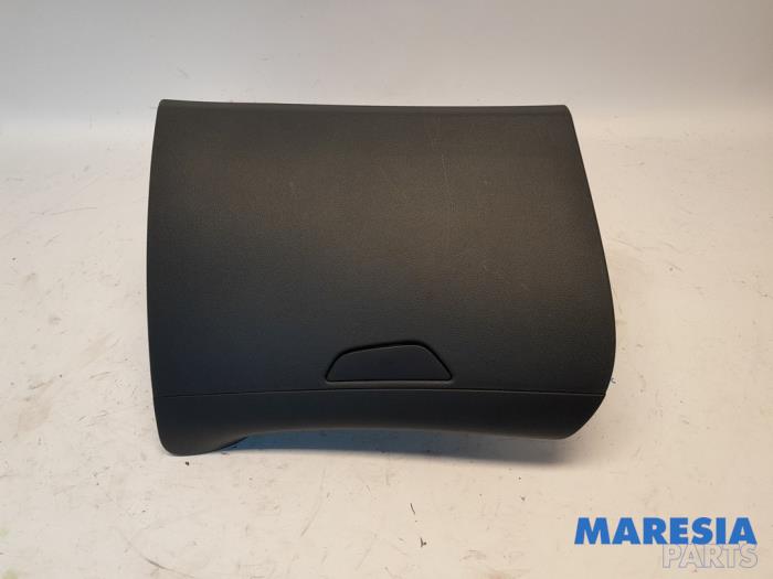 Begagnade Handskfack Renault Captur I (2R) 1.2 TCE 16V EDC Pris € 39,99 Marginaltabell erbjuds av Maresia Parts