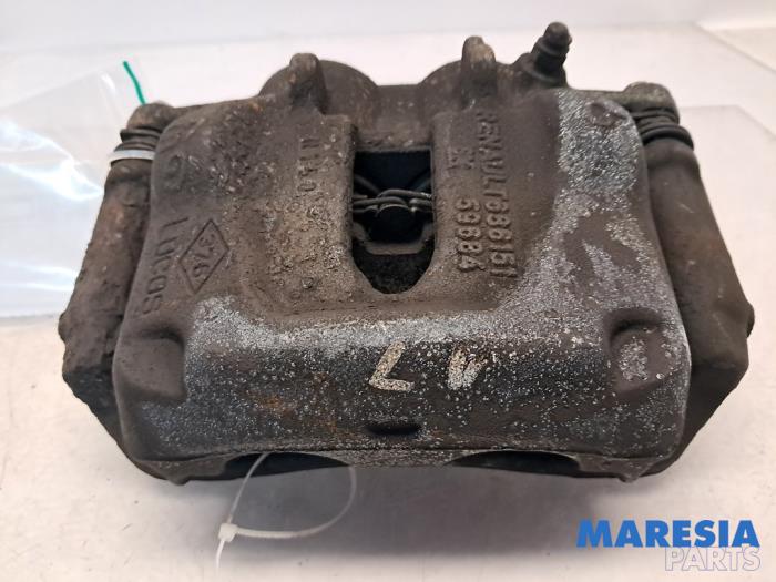 Gebrauchte Bremszange links vorne Renault Trafic New (FL) 2.5 dCi 16V 145 Preis € 78,65 Mit Mehrwertsteuer angeboten von Maresia Parts