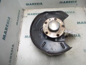 Used Knuckle, rear left Alfa Romeo 147 (937) 1.9 JTD 16V Price € 35,00 Margin scheme offered by Maresia Parts