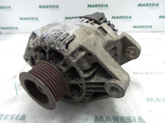 Usagé Dynamo Renault Laguna I Grandtour (K56) 1.8 RN,RT Prix € 35,00 Règlement à la marge proposé par Maresia Parts
