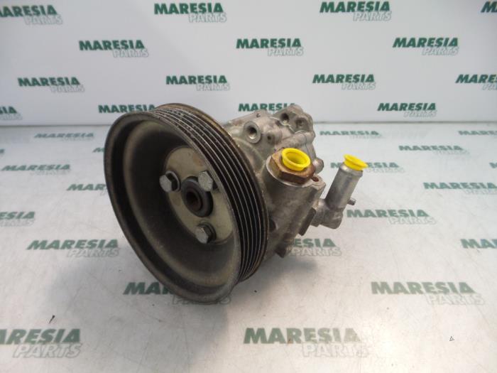 Usagé Pompe de direction Fiat Marea Weekend (185BX/CX) 1.9 Tds 75 SX Prix € 40,00 Règlement à la marge proposé par Maresia Parts