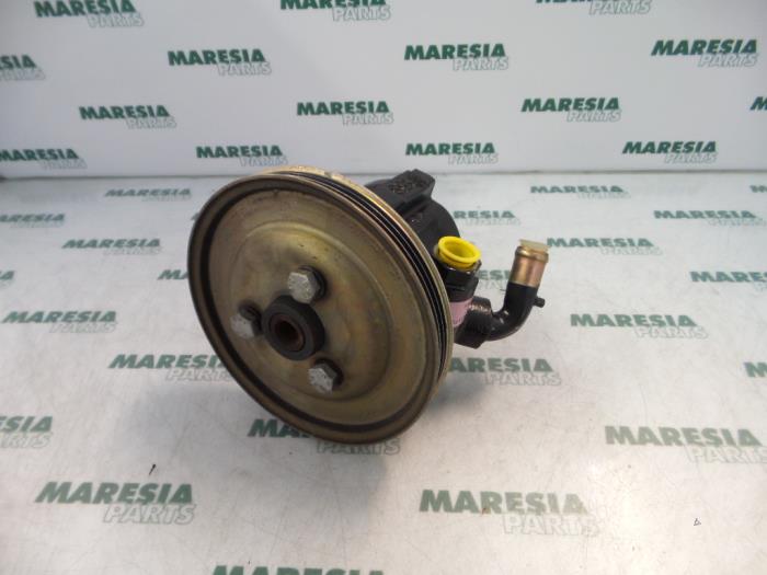 Used Power steering pump Fiat Marea Weekend (185BX/CX) 1.6 SX,ELX 16V Price € 40,00 Margin scheme offered by Maresia Parts