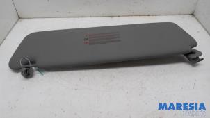 Usagé Pare-soleil Renault Trafic New (FL) 2.5 dCi 16V 145 Prix € 30,25 Prix TTC proposé par Maresia Parts