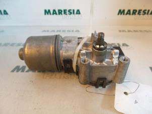 Used Front wiper motor Alfa Romeo 147 (937) 1.6 Twin Spark 16V Price € 35,00 Margin scheme offered by Maresia Parts