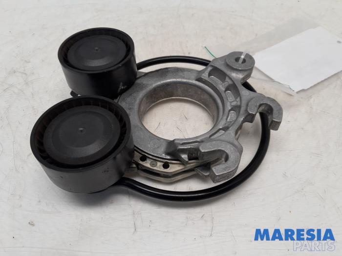 Spanrolle multiriem van een Citroën C5 Aircross I (A4/AC/AJ/AR) 1.6 Hybrid 225 16V 2022