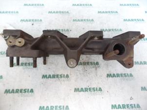 Used Exhaust manifold Renault Espace (JE) 2.2 dT 12V Price € 75,00 Margin scheme offered by Maresia Parts