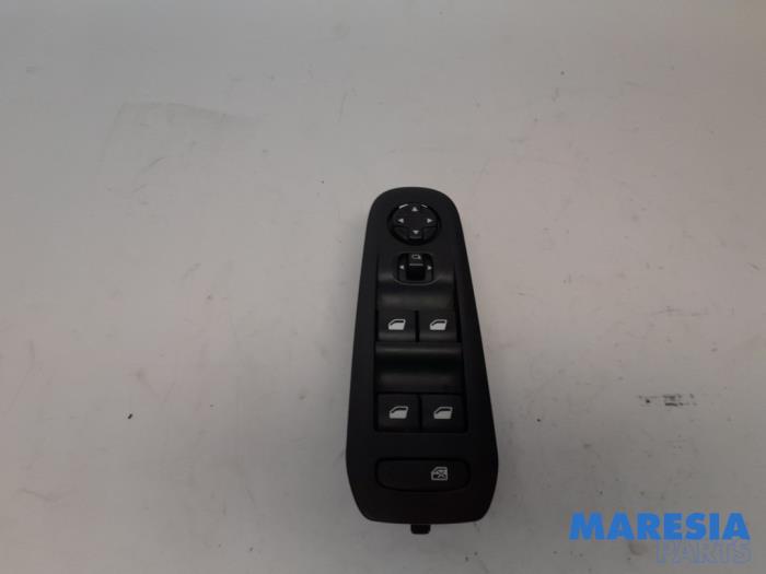 Usados Interruptor combinado de ventanillas Peugeot 308 SW (L4/L9/LC/LJ/LR) 1.6 BlueHDi 120 Precio € 35,00 Norma de margen ofrecido por Maresia Parts