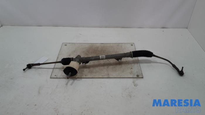 Begagnade Styrbox Renault Clio III (BR/CR) 1.4 16V Pris € 75,00 Marginaltabell erbjuds av Maresia Parts