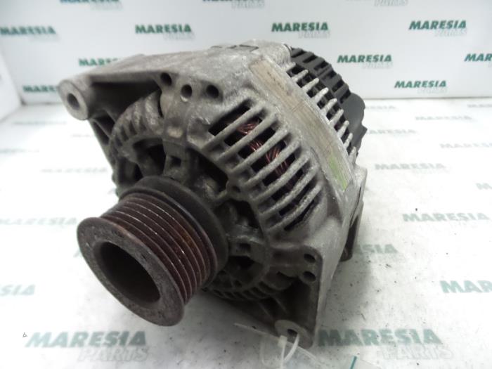Usagé Dynamo Renault Safrane II 2.0 16V RTE,RXE Prix € 40,00 Règlement à la marge proposé par Maresia Parts