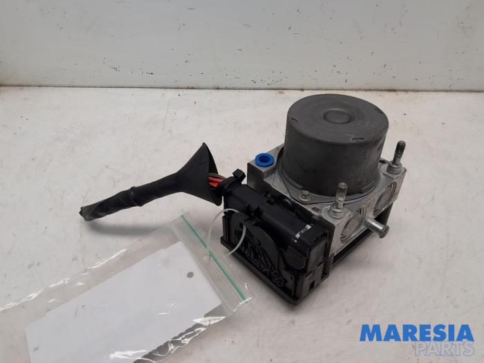 Gebrauchte ABS Pumpe Renault Clio III (BR/CR) 1.4 16V Preis € 65,00 Margenregelung angeboten von Maresia Parts