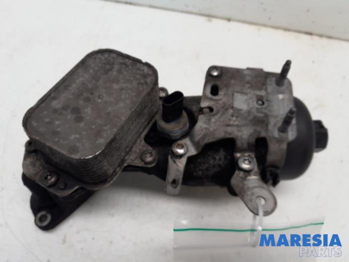 Gebrauchte Ölfiltergehäuse Peugeot Expert (V1/VA/VB/VE/VF/VT/VY) 1.6 Blue HDi 95 16V Preis € 60,49 Mit Mehrwertsteuer angeboten von Maresia Parts