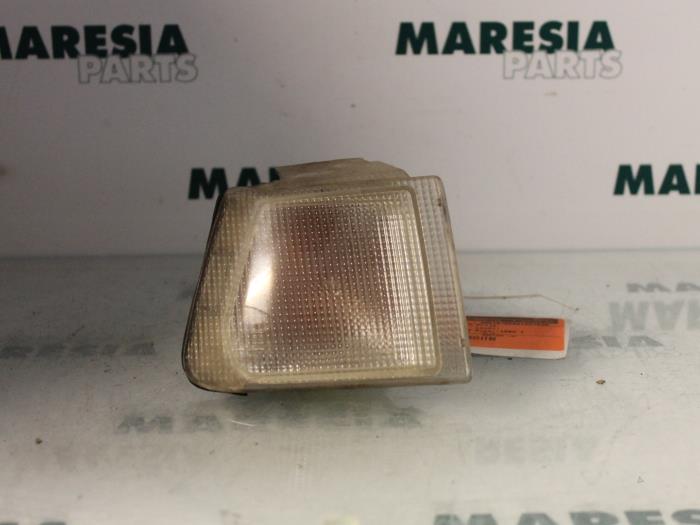 Używane Kierunkowskaz prawy Alfa Romeo 155 (167) 1.8 Twin Spark Cena € 25,00 Procedura marży oferowane przez Maresia Parts