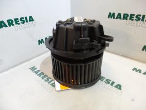 Used Heating and ventilation fan motor Citroen C3 Pluriel (HB) 1.6 16V Price € 25,00 Margin scheme offered by Maresia Parts