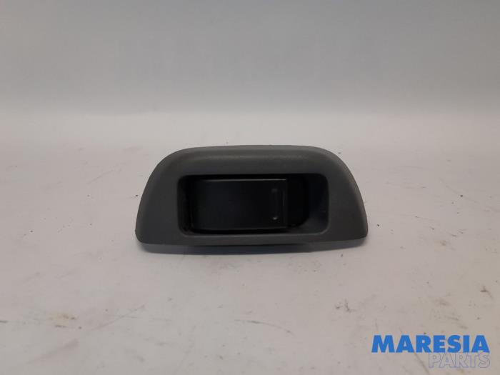 Usados Interruptor combinado de ventanillas Citroen C1 1.0 12V Precio € 15,00 Norma de margen ofrecido por Maresia Parts
