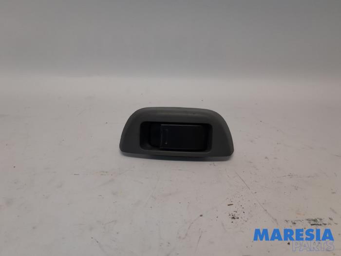 Usados Interruptor combinado de ventanillas Citroen C1 1.0 12V Precio € 15,00 Norma de margen ofrecido por Maresia Parts