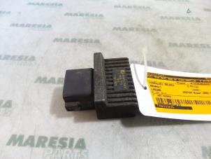 Used Glow plug relay Renault Laguna II Grandtour (KG) 1.9 dCi 120 Price € 25,00 Margin scheme offered by Maresia Parts