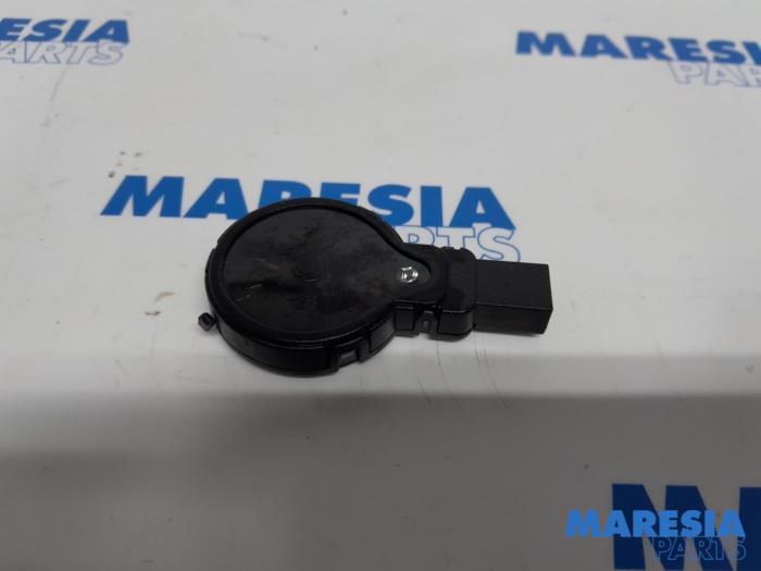 Begagnade Regnsensor Alfa Romeo Giulietta (940) 1.4 TB 16V MultiAir Pris € 39,99 Marginaltabell erbjuds av Maresia Parts