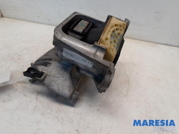 Used Engine mount Renault Scénic III (JZ) 2.0 16V CVT Price € 49,99 Margin scheme offered by Maresia Parts