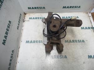 Used Knuckle, rear left Alfa Romeo GTV (916) 2.0 JTS 16V Price € 50,00 Margin scheme offered by Maresia Parts