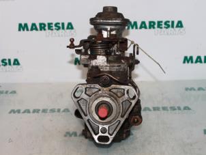 Używane Mechaniczna pompa paliwa Alfa Romeo 146 (930B) 1.9 TD Cena € 75,00 Procedura marży oferowane przez Maresia Parts