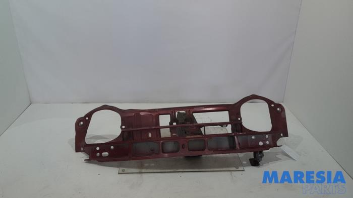 Begagnade Front Renault Twingo (C06) 1.2 Pris € 100,00 Marginaltabell erbjuds av Maresia Parts