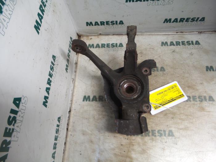 Spindel, vänster fram från en Fiat Cinquecento 0.9 i.e. S 1993