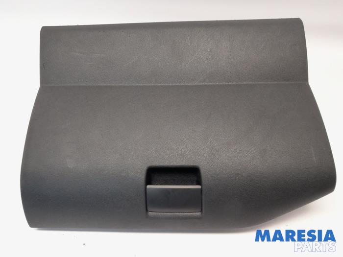 Begagnade Handskfack Peugeot Partner Tepee (7A/B/C/D/E/F/G/J/P/S) 1.6 16V Phase 1 Pris € 30,00 Marginaltabell erbjuds av Maresia Parts