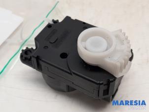 Używane Silnik zaworu nagrzewnicy Renault Master III (MA/MB/MC/MD/MH/MF/MG/MH) 2.3 dCi 135 16V FWD Cena € 24,20 Z VAT oferowane przez Maresia Parts