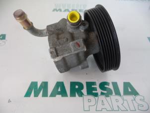 Używane Pompa wspomagania kierownicy Renault Laguna II (BG) 1.6 16V Cena € 60,00 Procedura marży oferowane przez Maresia Parts